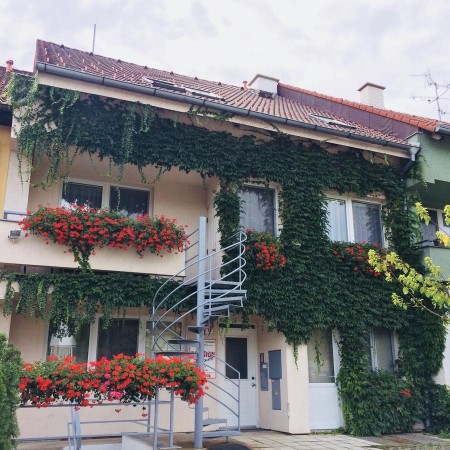 Hotel Pension Crhan Mikulov Exteriér fotografie